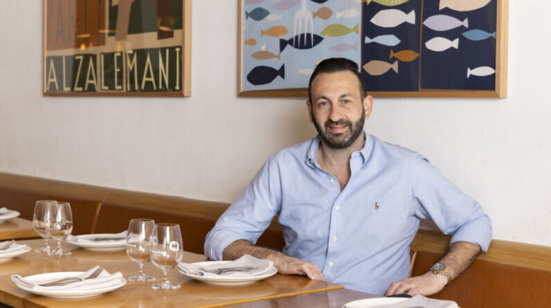 How ChatGPT improves restaurant cost savings and efficiency