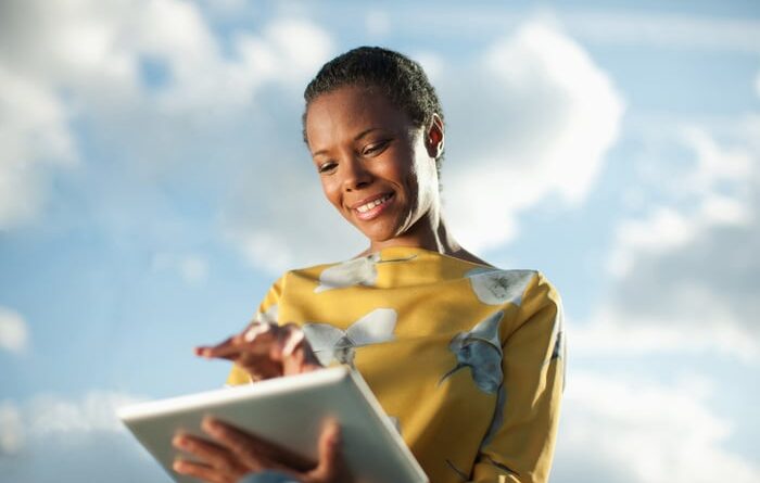 Best AI Stock: Confluent vs.  HubSpot