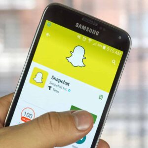 Snap revenue rises 5%, misses Wall Street expectations