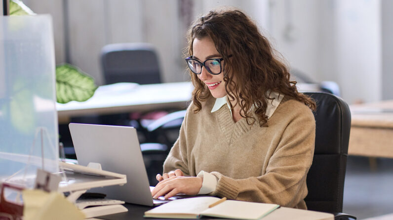 LinkedIn is offering 250 free AI courses through April